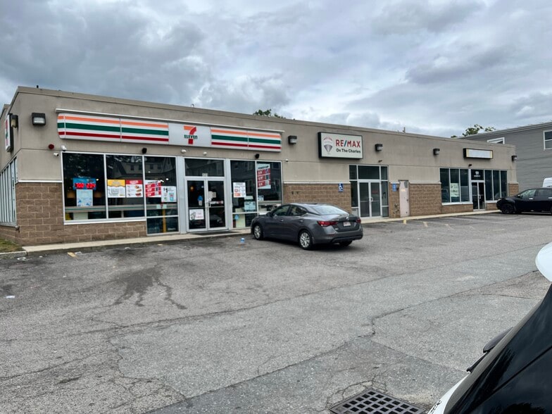 131 Lexington St, Waltham, MA for lease - Building Photo - Image 2 of 4