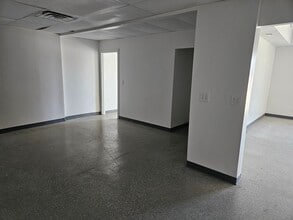 2825-2835 S 148th Ave Cir, Omaha, NE for lease Interior Photo- Image 2 of 5