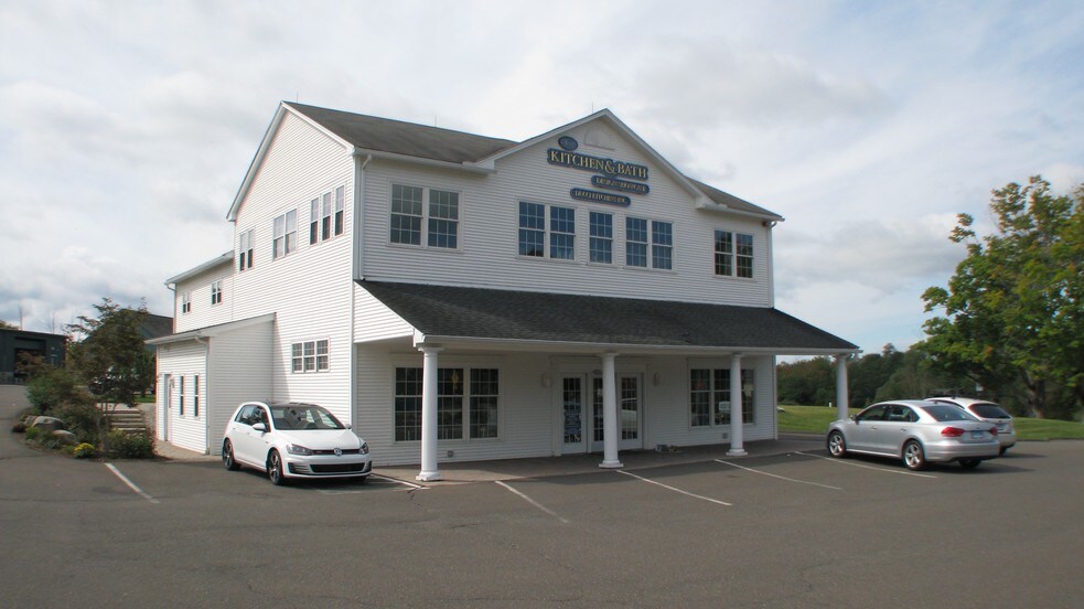 4 Old Middle St, Goshen, CT for sale - Primary Photo - Image 1 of 1