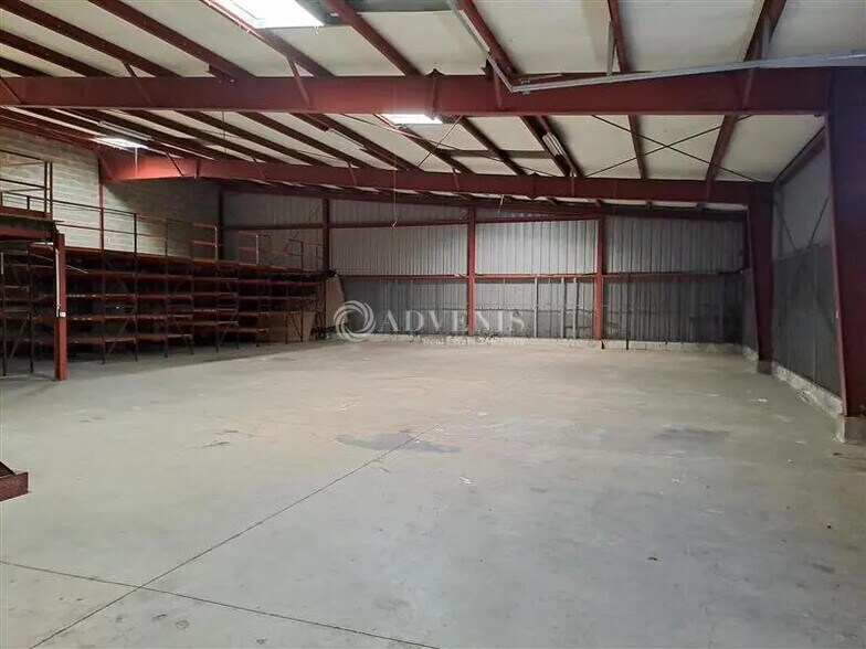 Flex in Carquefou for lease - Building Photo - Image 3 of 6