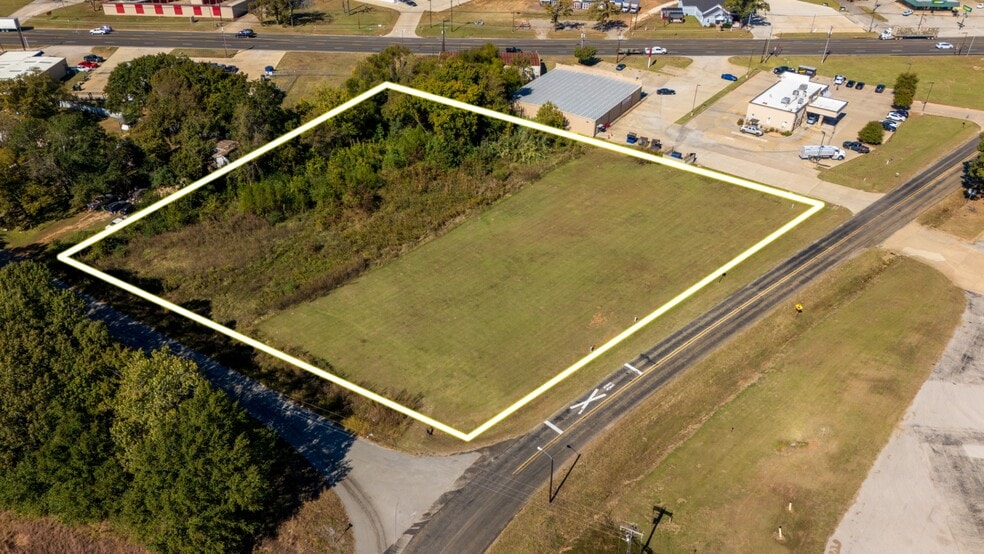 000 W Point Tap Dr, Palestine, TX for sale - Building Photo - Image 2 of 10