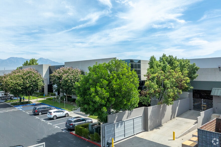 14101-14395 Pipeline Ave, Chino, CA for sale - Primary Photo - Image 1 of 1