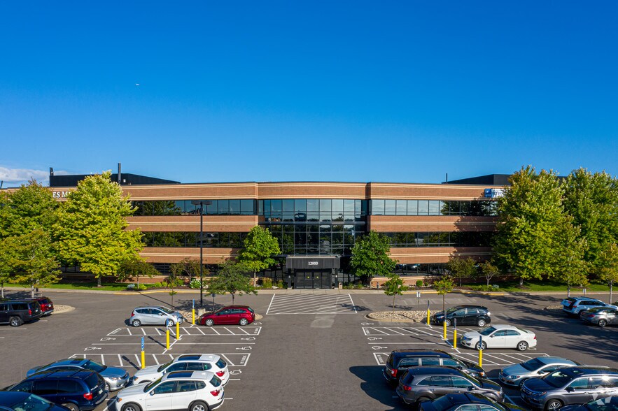 12000 Elm Creek Blvd, Maple Grove, MN for lease - Building Photo - Image 2 of 13