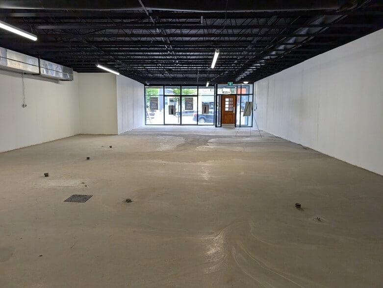 11223-11231 Jasper Ave NW, Edmonton, AB for lease - Building Photo - Image 3 of 6