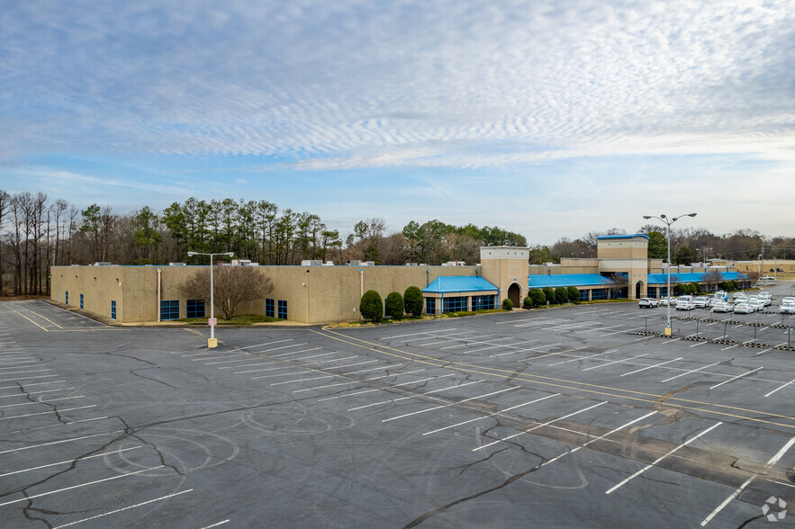 1699-1735 Sycamore View Rd, Memphis, TN for lease - Building Photo - Image 2 of 8