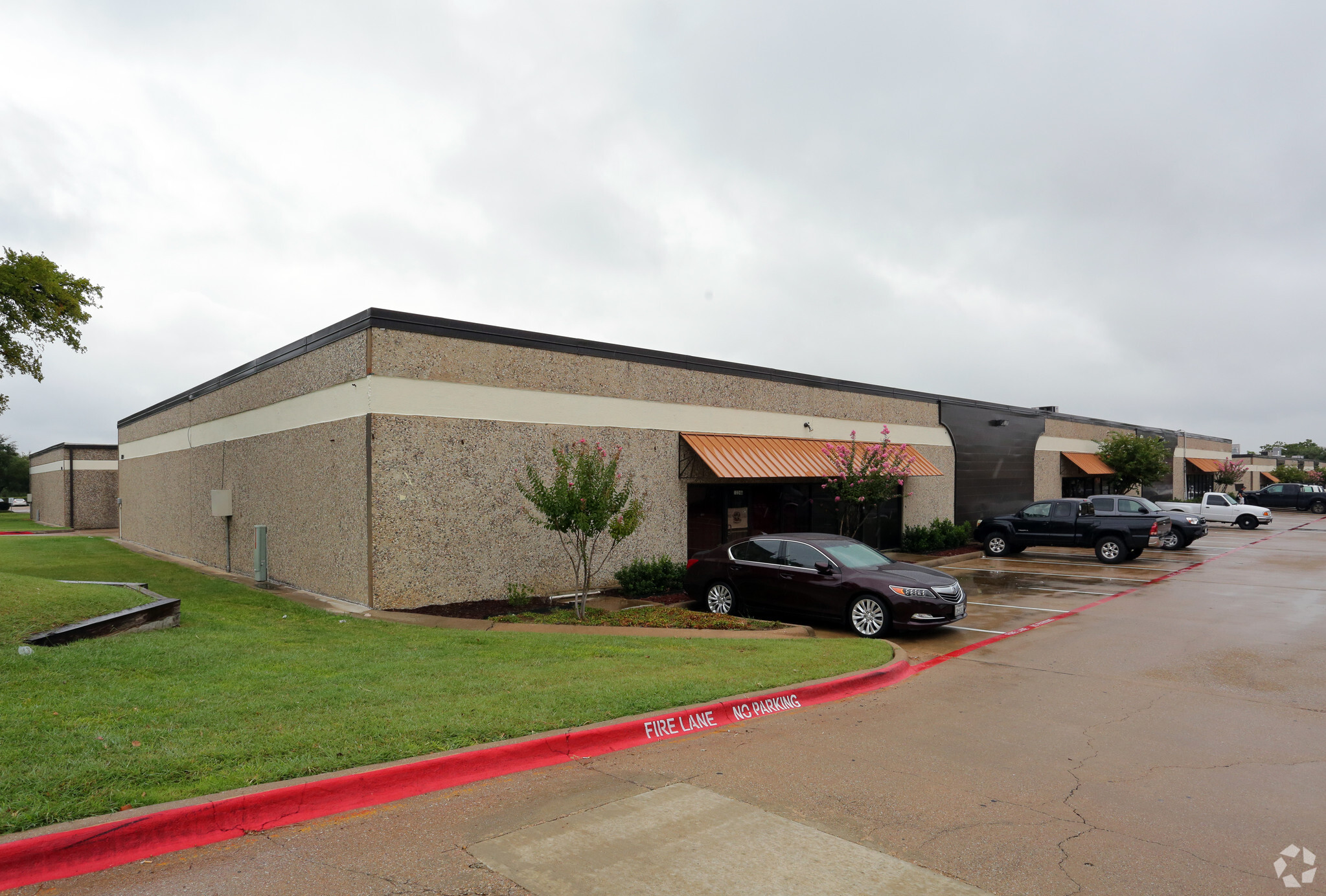 1224 W Corporate Dr, Arlington, TX for lease Primary Photo- Image 1 of 3