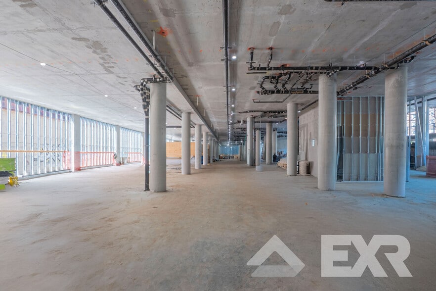 11-14 35th Ave, Long Island City, NY for lease - Interior Photo - Image 3 of 8