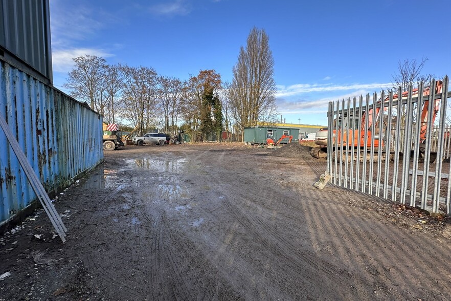 Kingsnorth Industrial Estate, Rochester for lease - Building Photo - Image 2 of 4