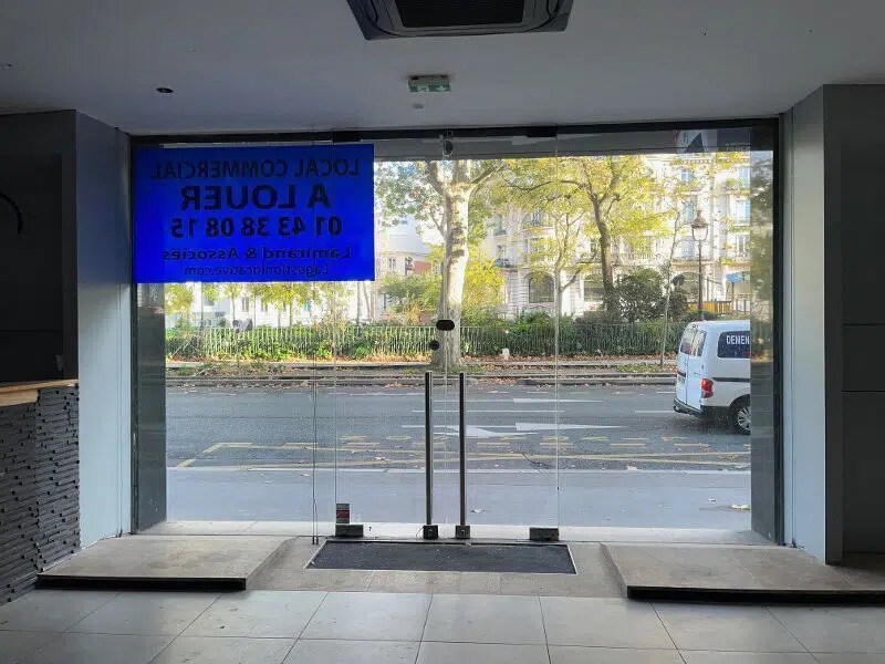 Retail in Paris for sale Lobby- Image 1 of 12
