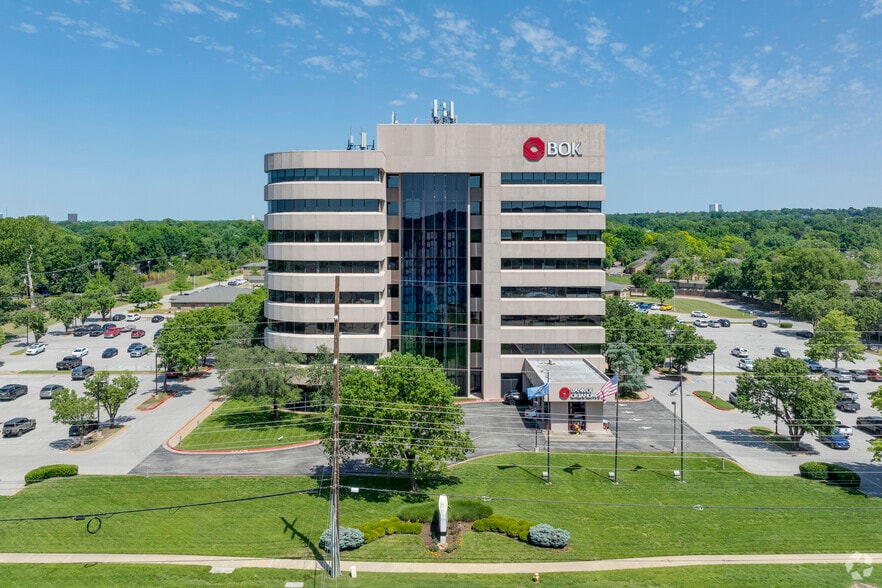 5727 S Lewis Ave, Tulsa, OK for lease - Building Photo - Image 2 of 5