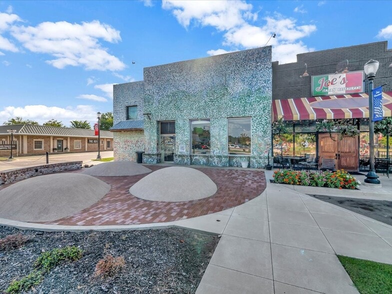 132 Nacogdoches St, Center, TX for sale - Building Photo - Image 3 of 53