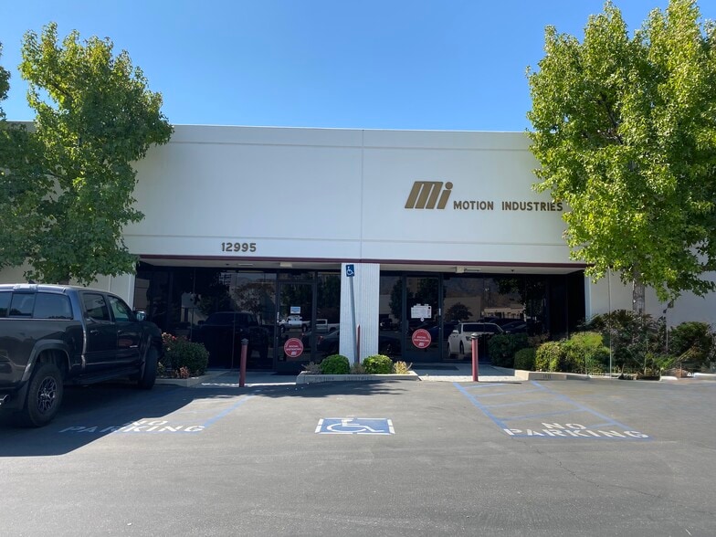 12987-12999 Arroyo St, San Fernando, CA for lease - Building Photo - Image 1 of 17