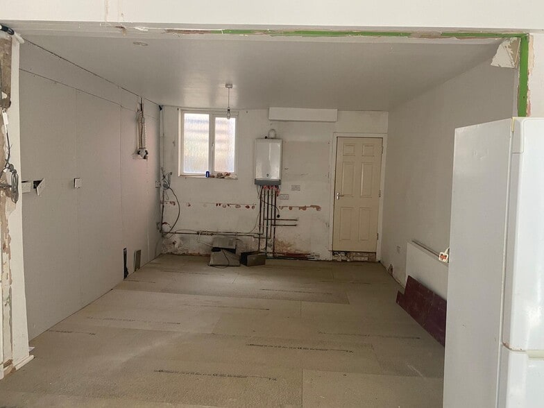 21 John St, Luton for sale - Interior Photo - Image 1 of 1