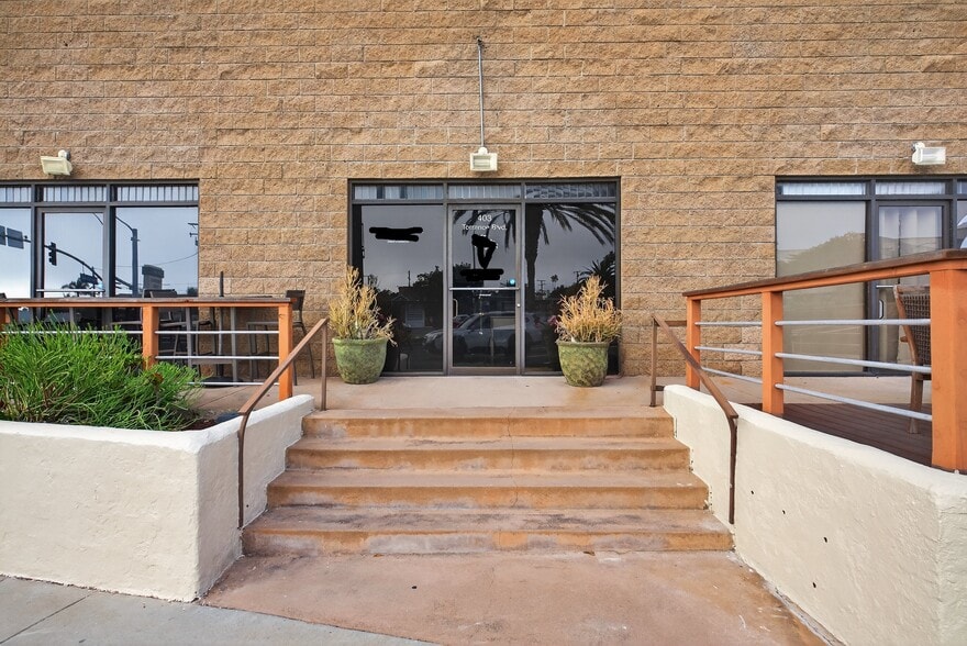 401 Torrance Blvd, Redondo Beach, CA for lease - Building Photo - Image 3 of 49