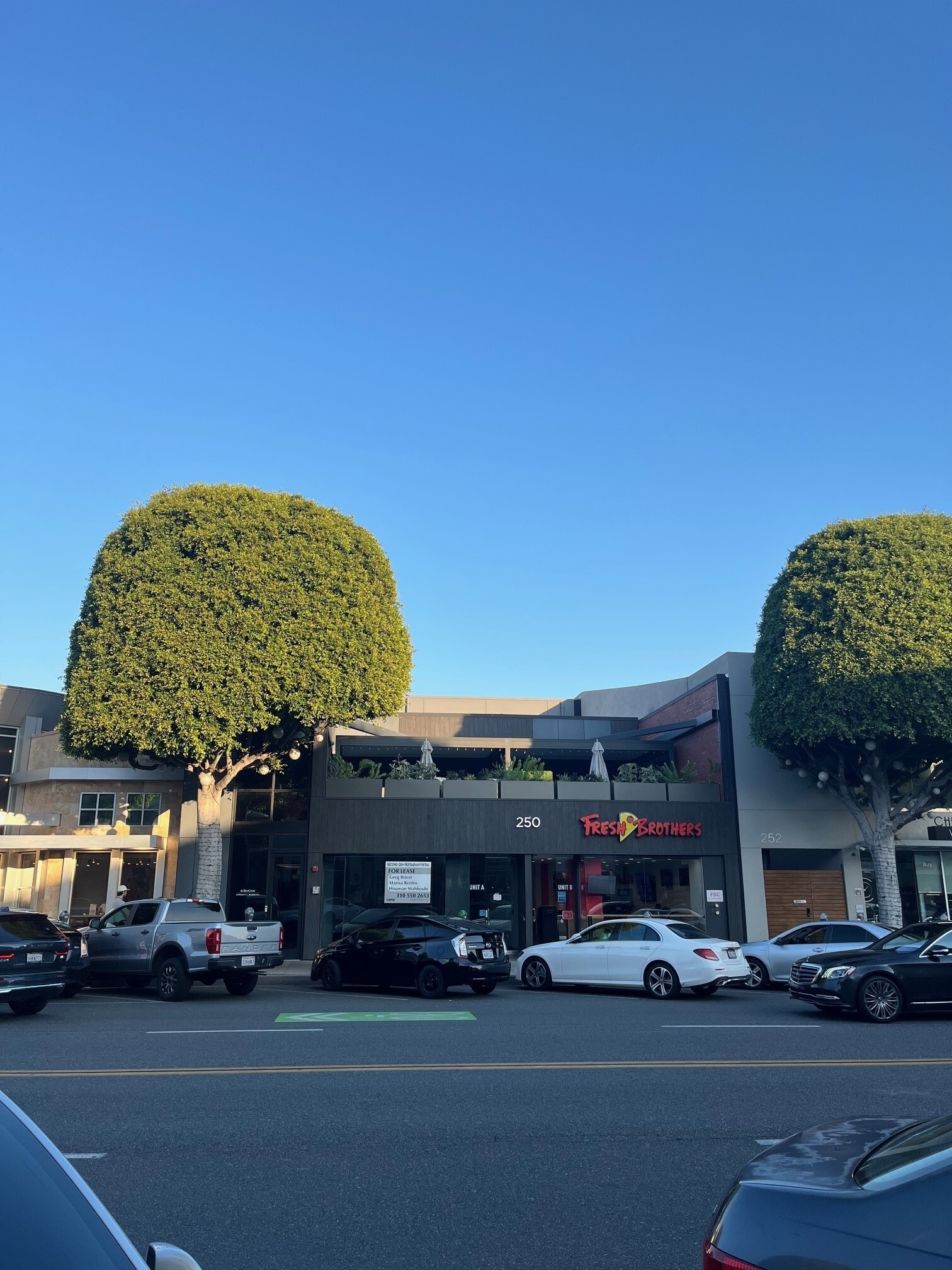 250 S Beverly Dr, Beverly Hills, CA for lease Building Photo- Image 1 of 9