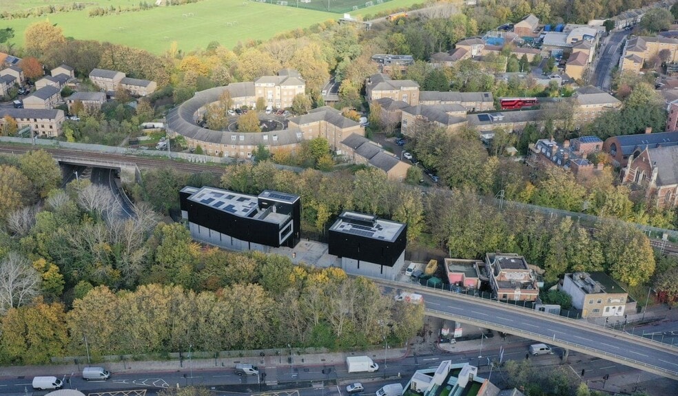 331 Wick Rd, London for lease - Building Photo - Image 1 of 7