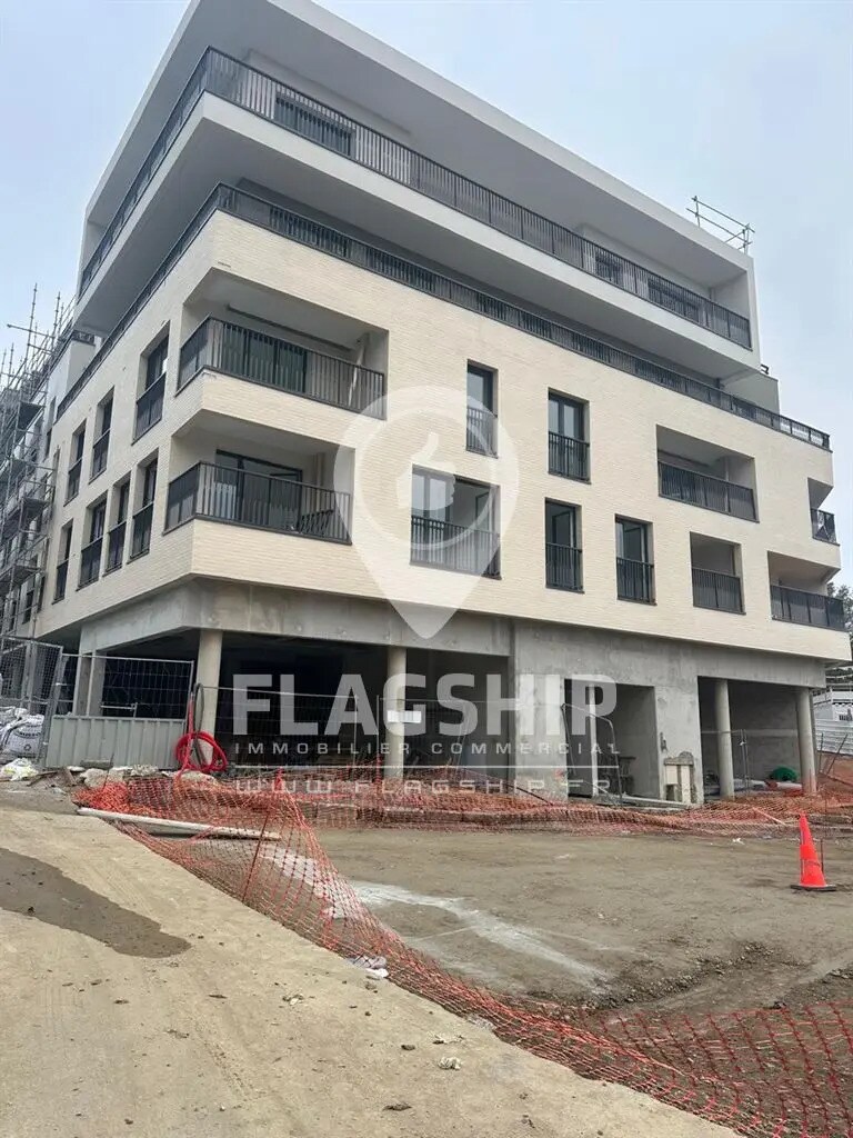 Retail in Sucy-en-Brie for lease Building Photo- Image 1 of 6