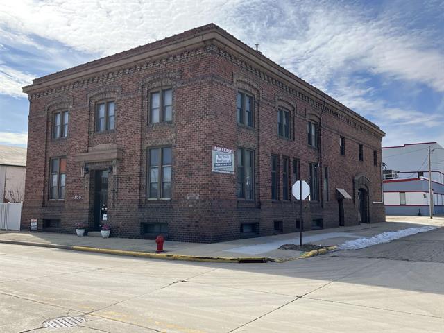 300 S Center St, Beaver Dam, WI for sale Building Photo- Image 1 of 1