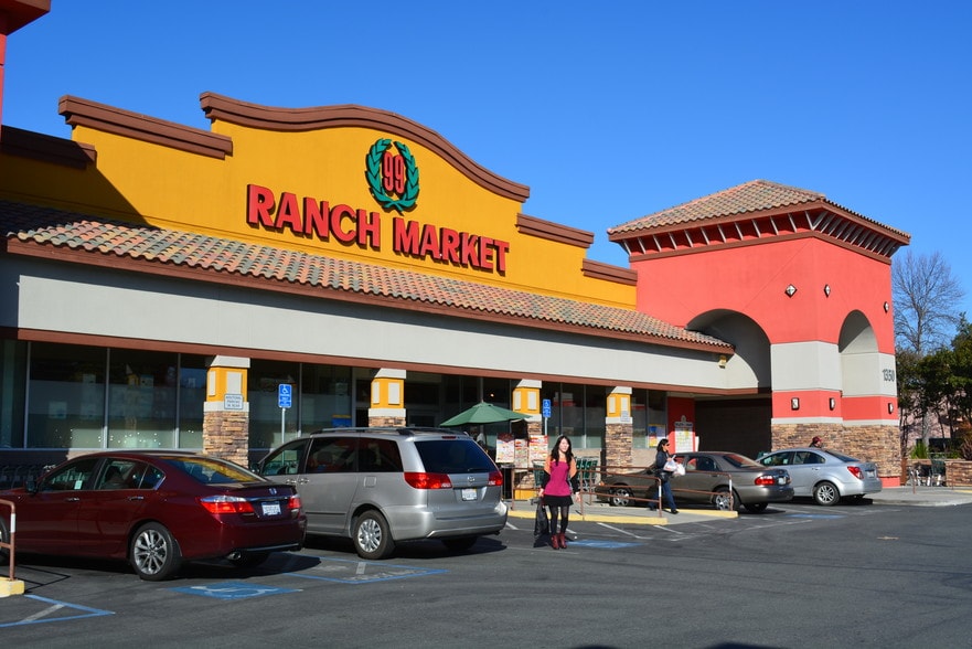 1350 Grant Rd, Mountain View, CA for lease - Building Photo - Image 1 of 18