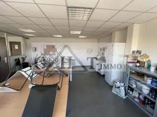 Office in Massy for lease - Interior Photo - Image 2 of 4