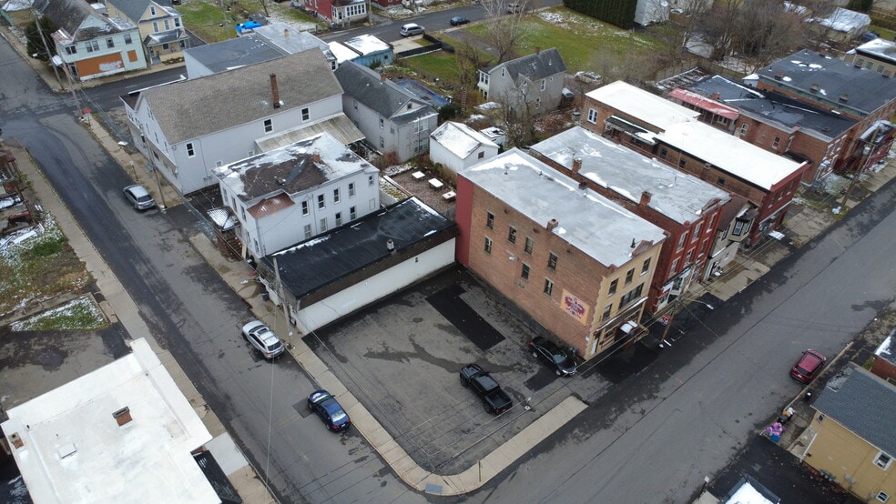 38 Reid St, Amsterdam, NY for sale - Primary Photo - Image 1 of 29