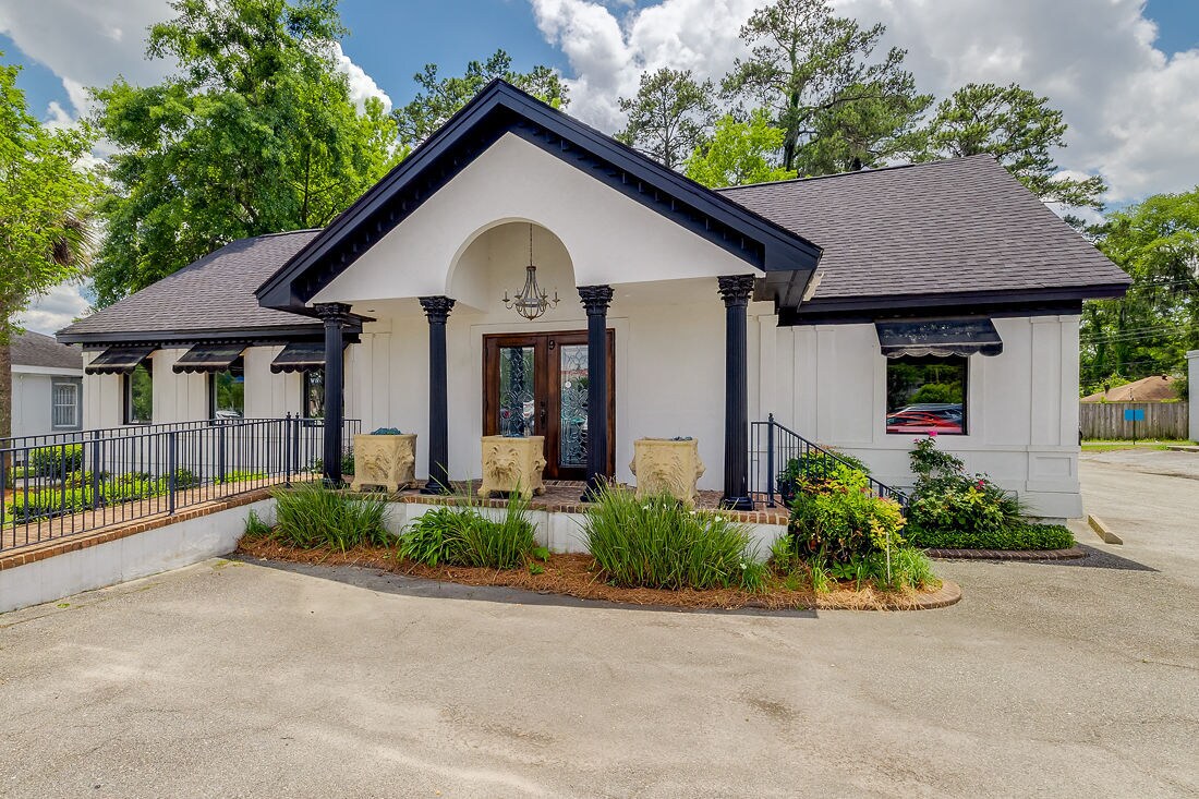 9 W Derenne Ave, Savannah, GA for lease Building Photo- Image 1 of 46