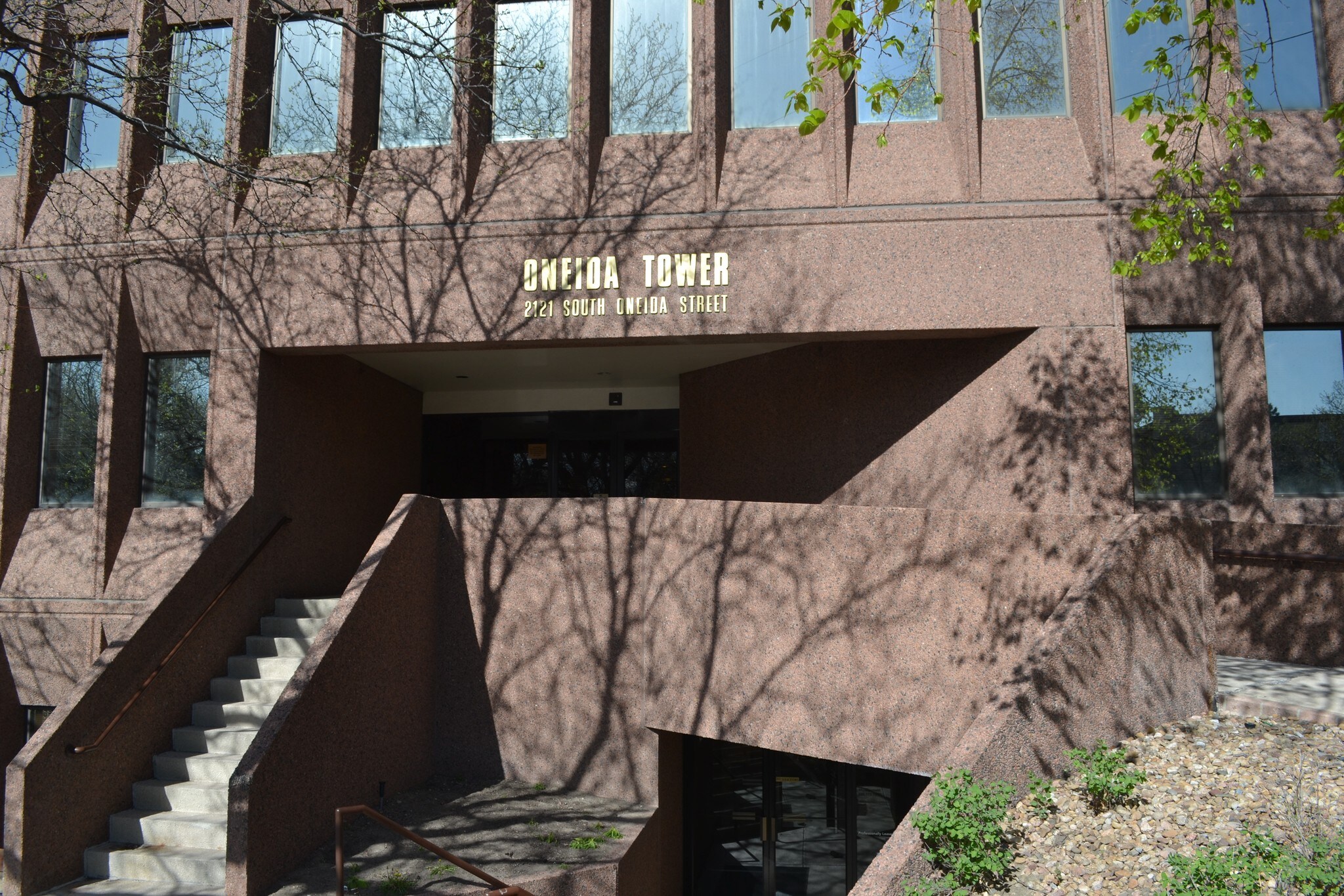 2121 S Oneida St, Denver, CO 80224 (Oneida Tower) Office for Lease