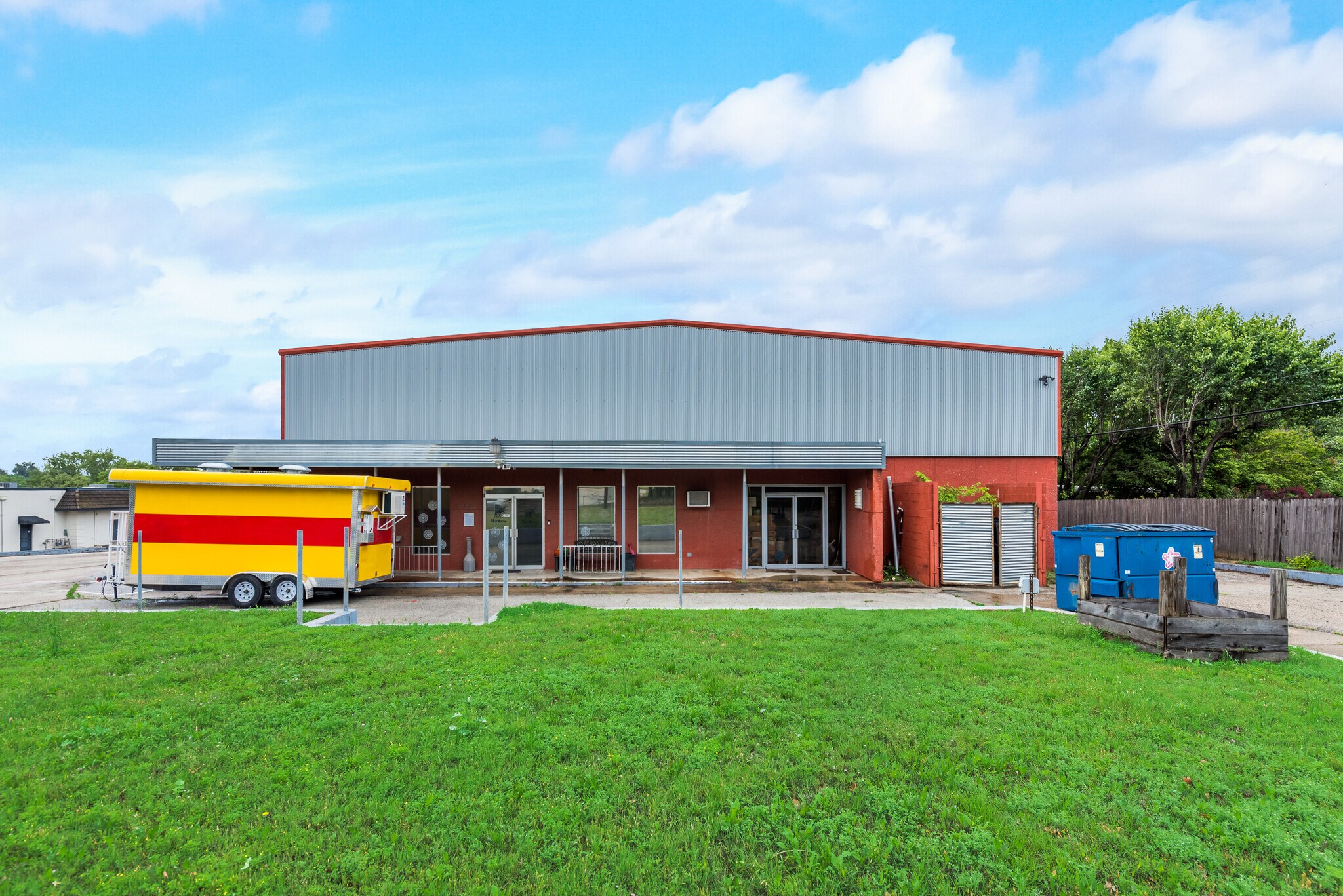 552 W Bedford Euless Rd, Hurst, TX for sale Building Photo- Image 1 of 1