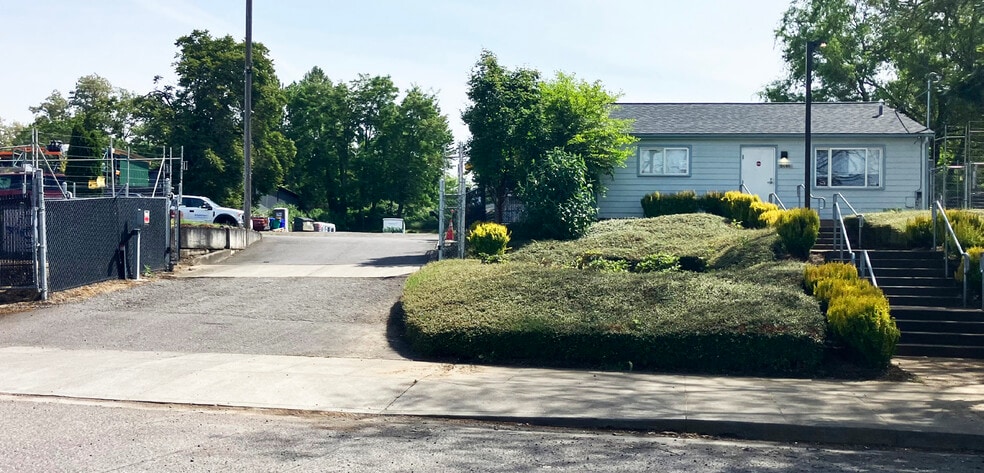 10930 NE Marx St, Portland, OR for sale - Building Photo - Image 3 of 9