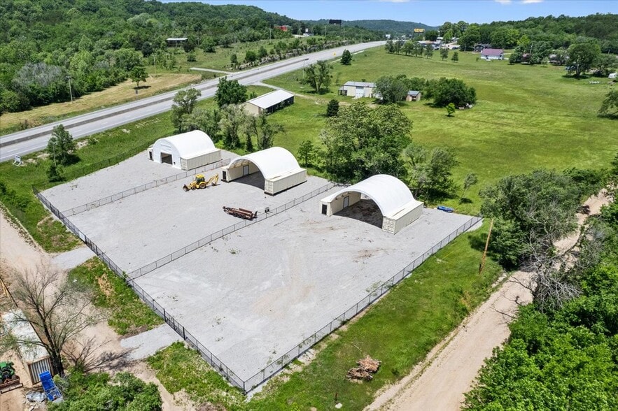 303 Obrien Rd, Jane, MO for sale - Building Photo - Image 3 of 11