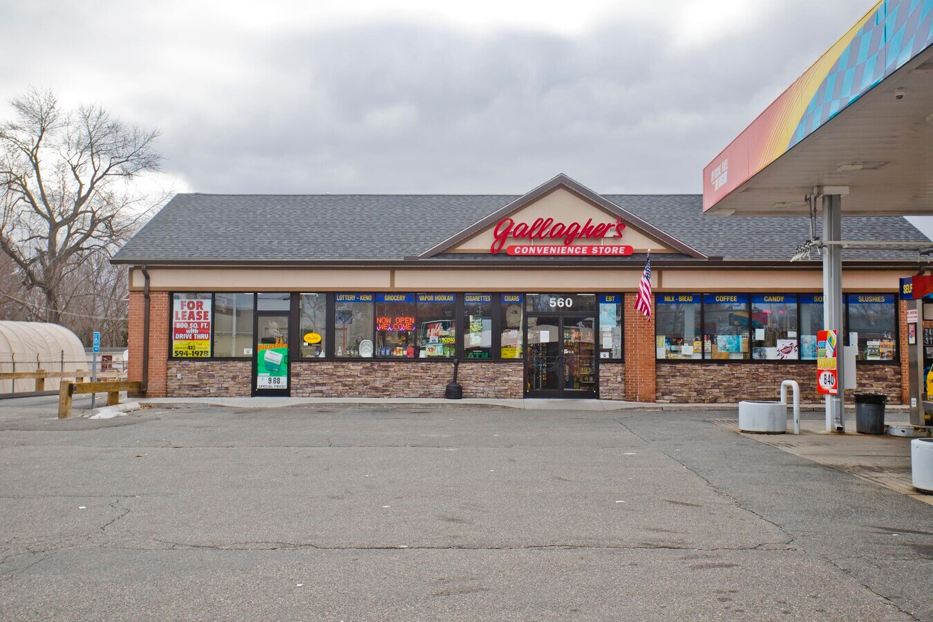 560 East St, Chicopee, MA 01020