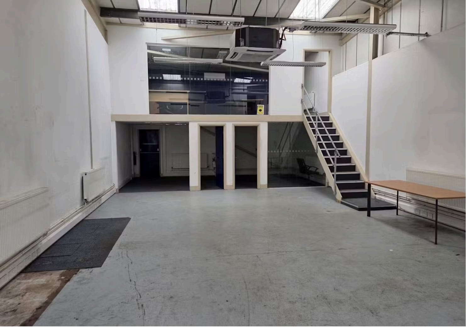 Clifford Rd, London for lease Interior Photo- Image 1 of 4