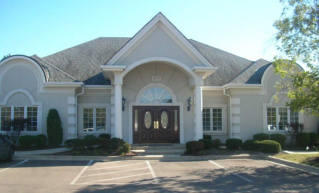 1971 W Downer Pl, Aurora, IL for sale Primary Photo- Image 1 of 1