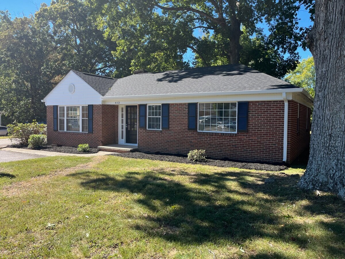 413 Dabney Dr, Henderson, NC 27536