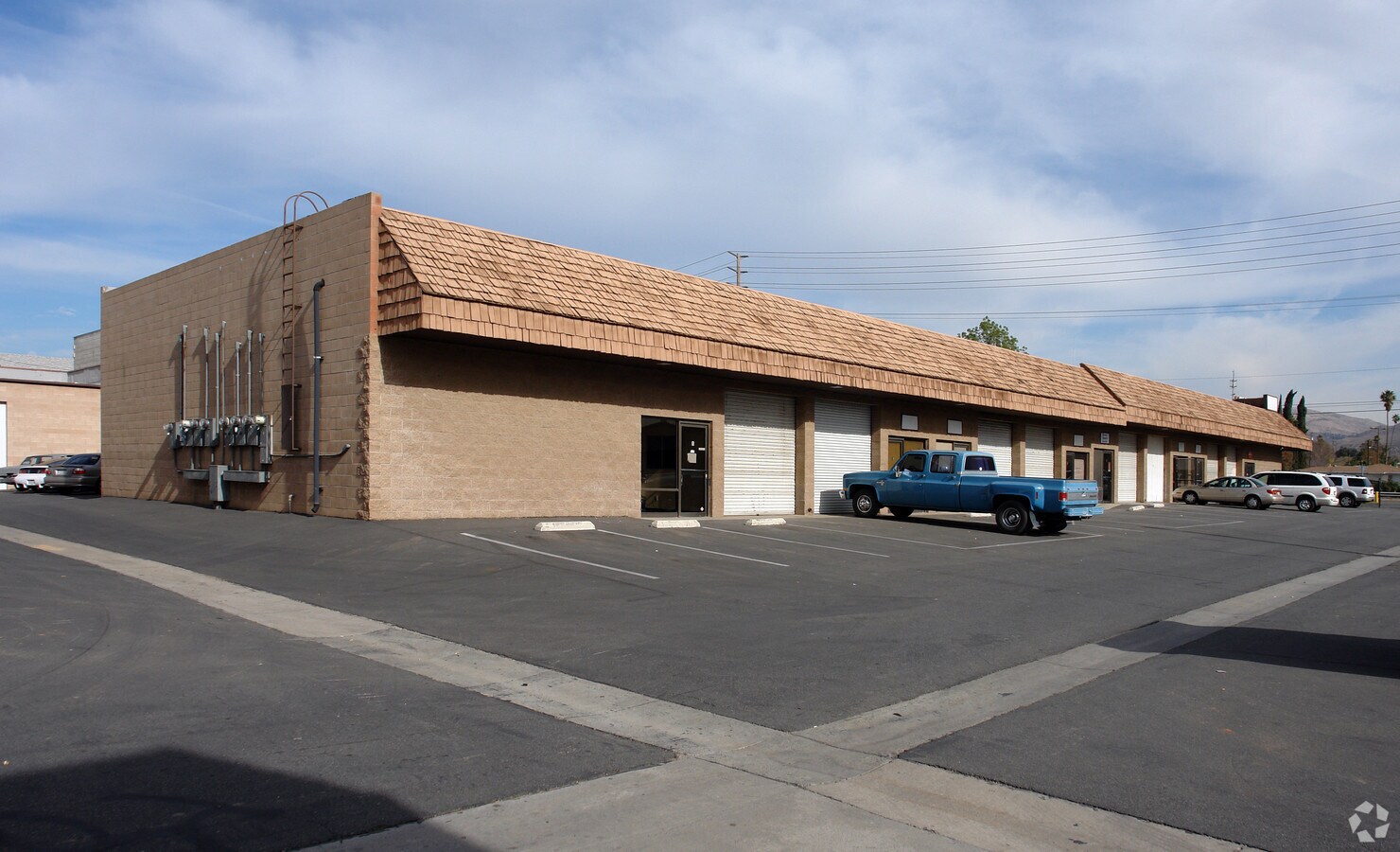 393 W La Cadena Dr, Riverside, CA 92501