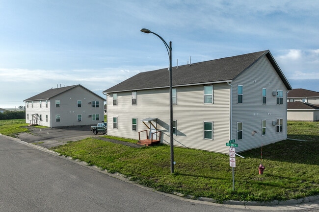 More details for Eight-Unit Residential Portfolio, Crosby, ND - Multifamily for Sale