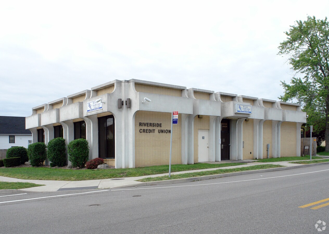 245 Vulcan St, Buffalo, NY 14207