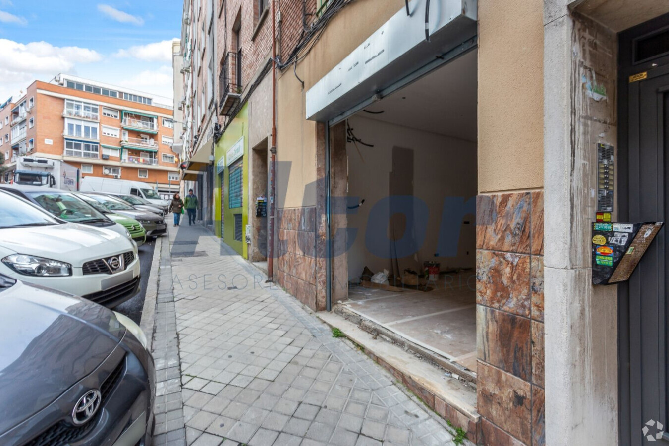 Madrid, MAD 28002 - Unit Puerta IZ, Esc. 1 -  - Interior Photo - Image 1 of 15