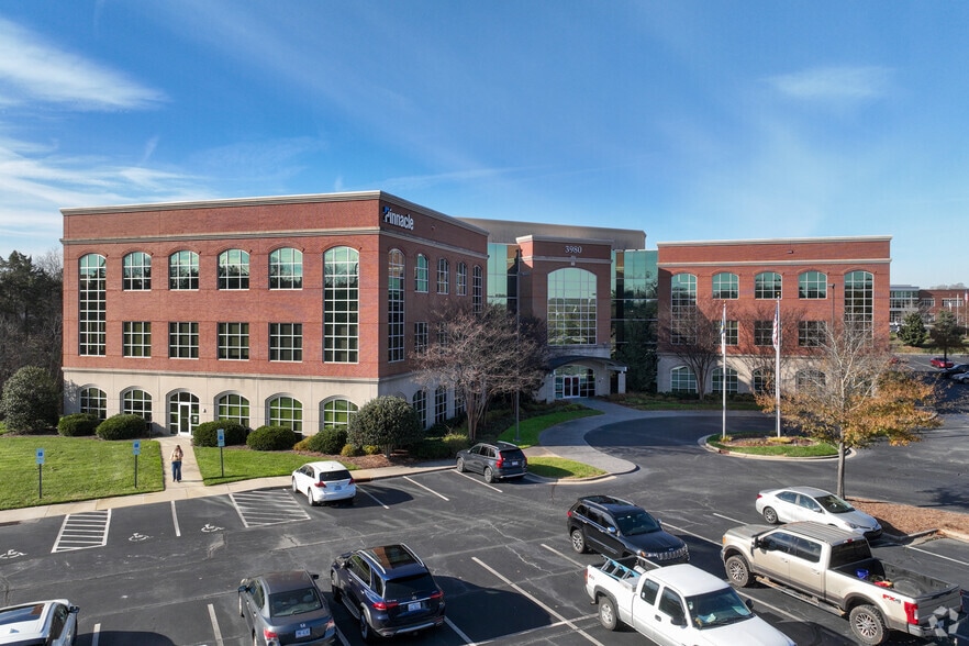 3980 Premier Dr, High Point, NC for lease - Building Photo - Image 1 of 16
