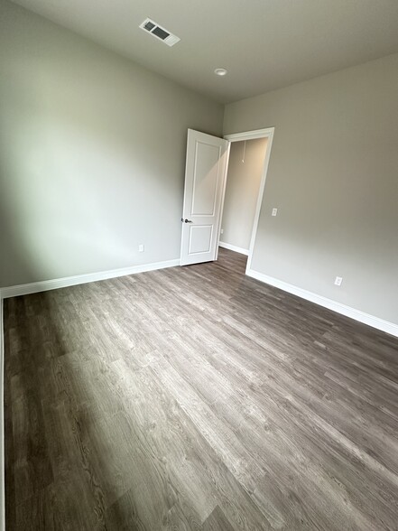 2601 Little Elm Pky, Little Elm, TX for lease - Interior Photo - Image 3 of 4