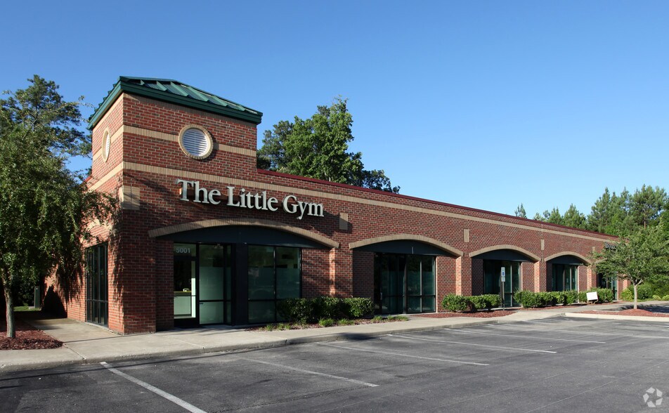 5001-5009 Village Park Dr, Knightdale, NC for lease - Building Photo - Image 1 of 5