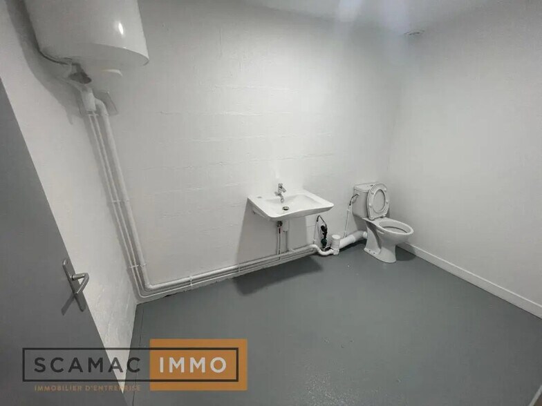 Industrial in Eaubonne for lease - Interior Photo - Image 3 of 6