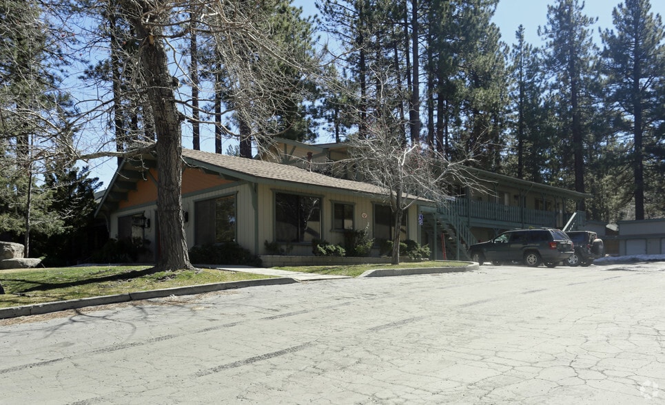 41659 Big Bear Blvd, Big Bear Lake, CA for lease - Primary Photo - Image 1 of 82