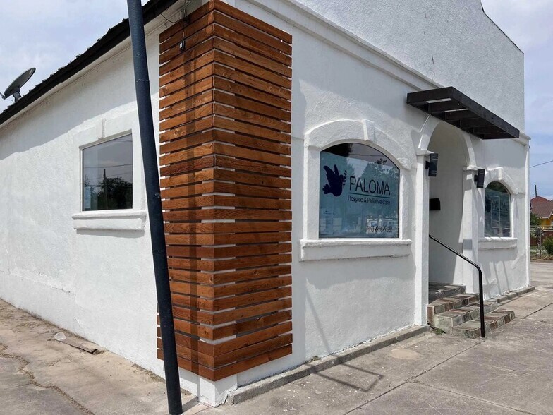 500 N Main St, Del Rio, TX for sale - Building Photo - Image 2 of 15