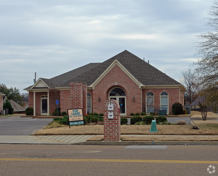 8142 Country Village Dr, Cordova, TN for sale - Primary Photo - Image 1 of 1