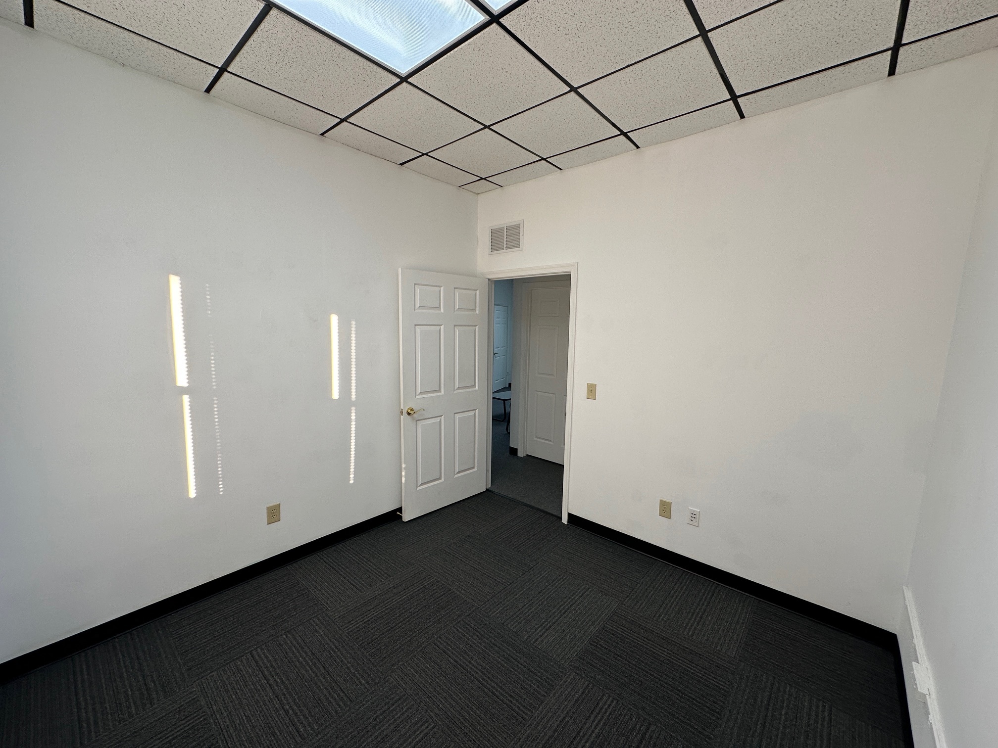 370 Neff Ave, Harrisonburg, VA for lease Interior Photo- Image 1 of 4