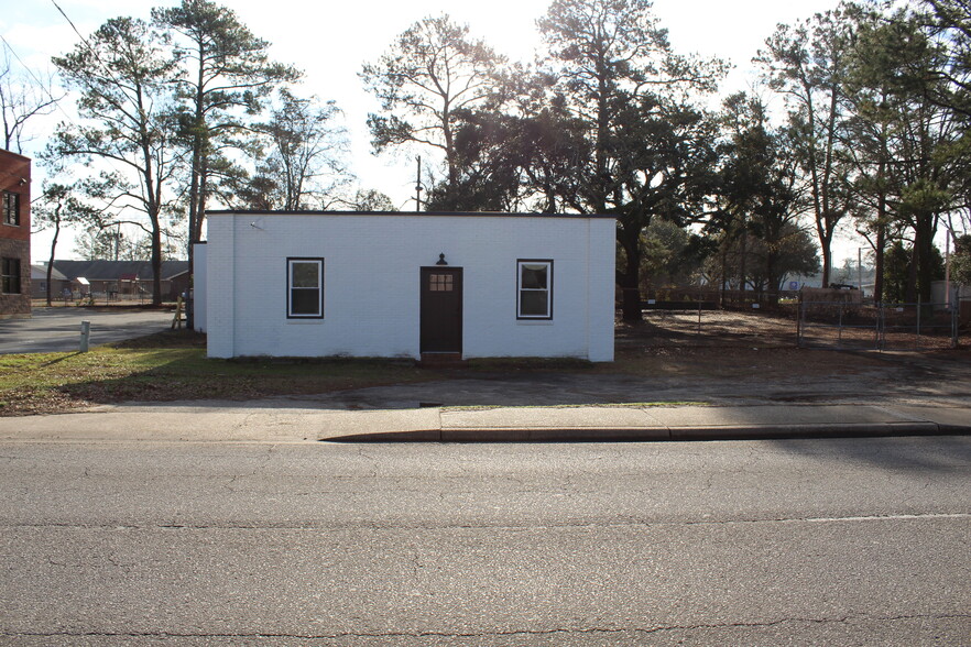 3821 W Montague Ave, Charleston, SC for sale - Building Photo - Image 1 of 12