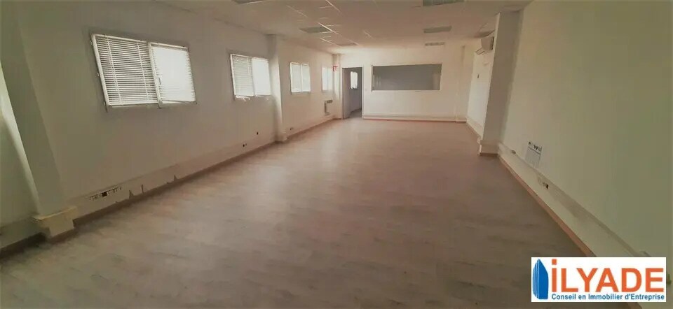Office in Vitrolles for lease - Interior Photo - Image 3 of 5