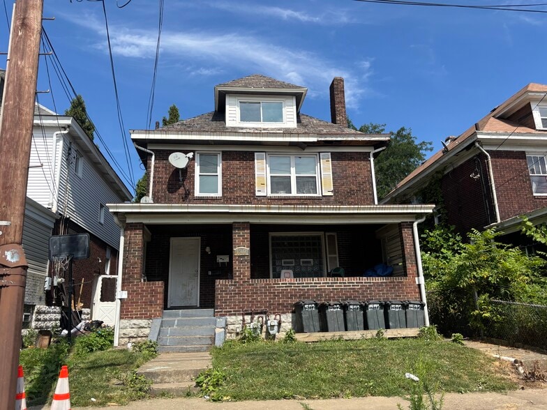 1502 Foliage St, Pittsburgh, PA for sale - Primary Photo - Image 1 of 1