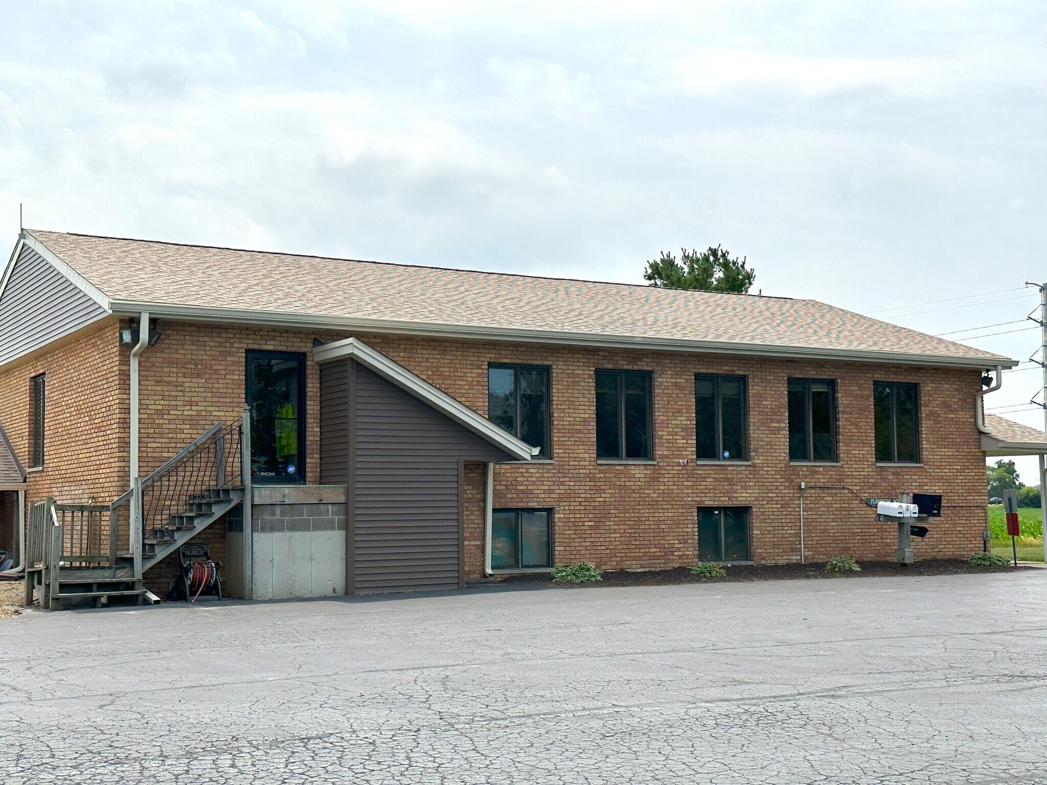 1947 N Lyford Rd, Rockford, IL 61107 Specialty for Sale